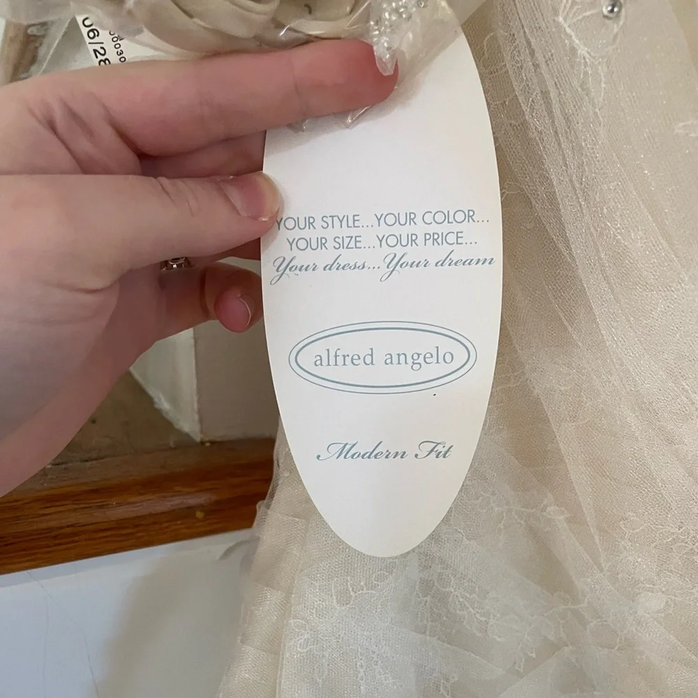 Alfred Angelo Cream Lace Dress - Picture 2 of 6